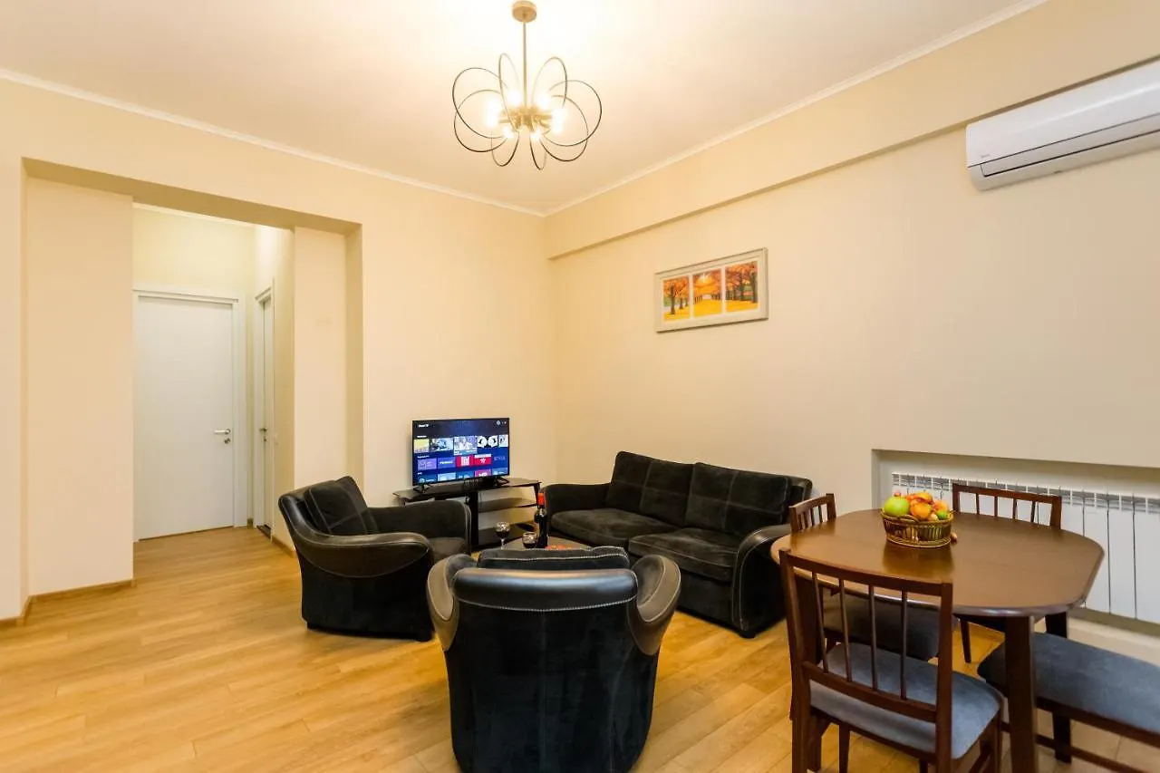 New!-Downtown Apartment Ll Тбилиси 0*,