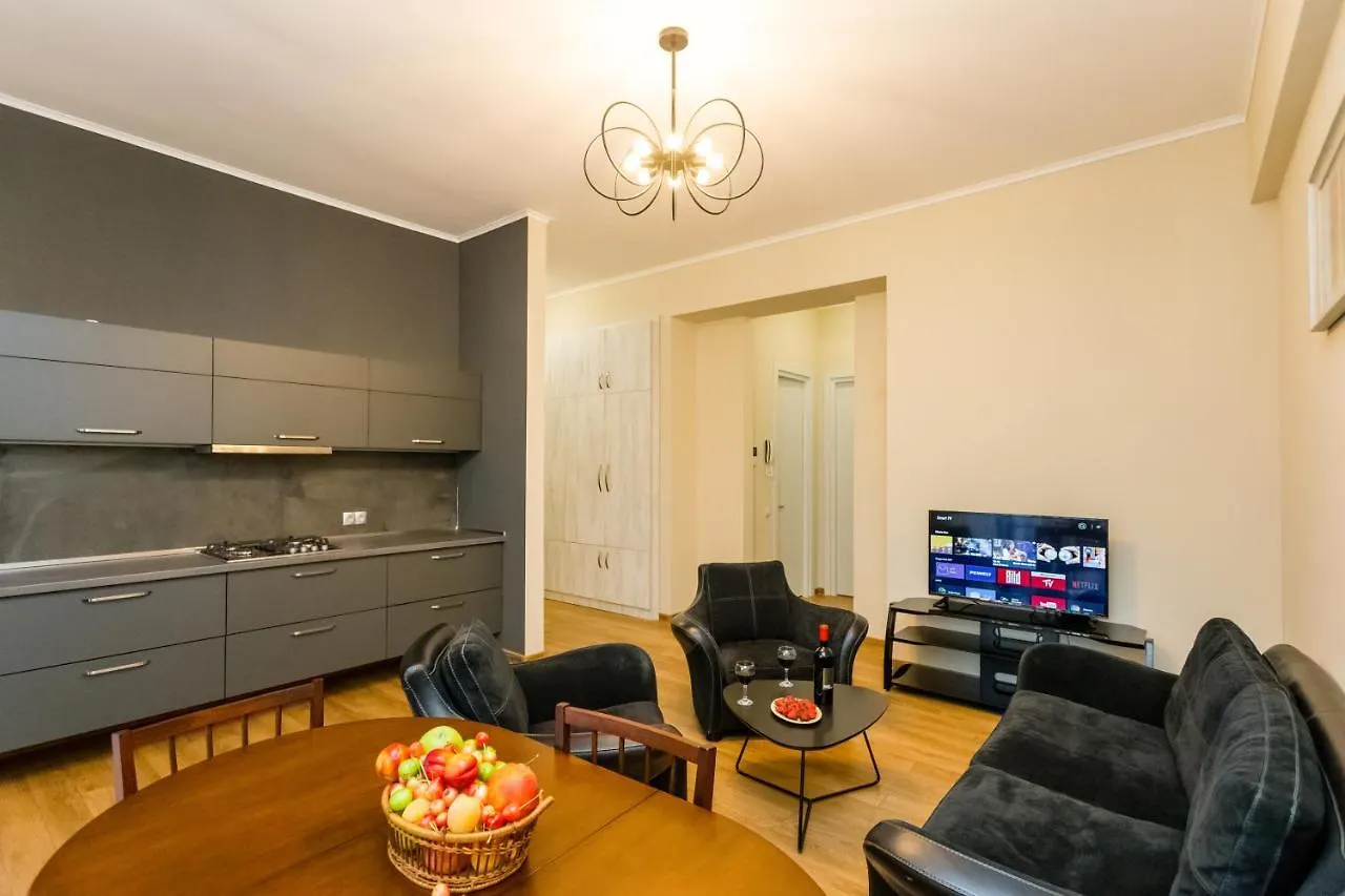 New!-Downtown Apartment Ll Тбилиси