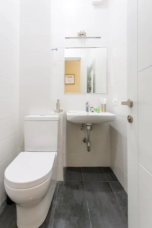 New!-Downtown Apartment Ll Тбилиси