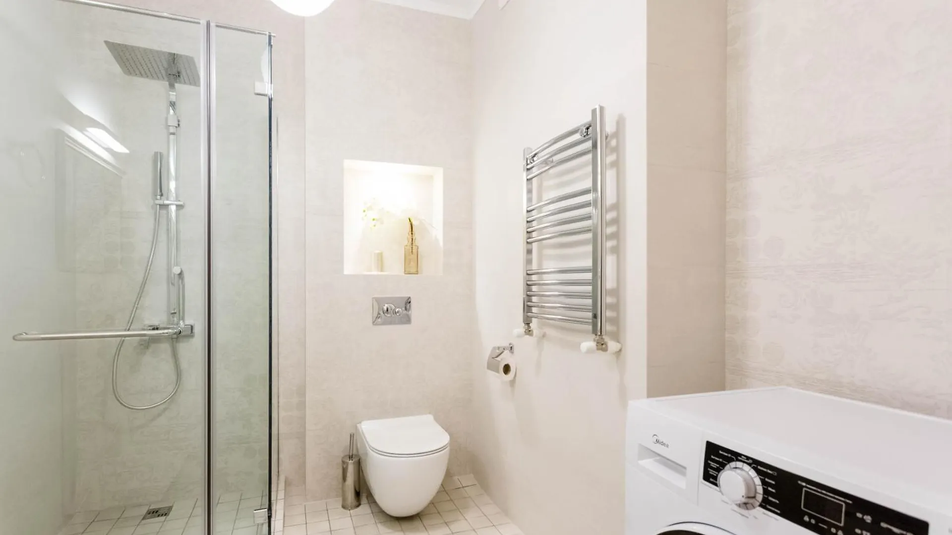 New!-Downtown Apartment Ll Тбилиси 0*,